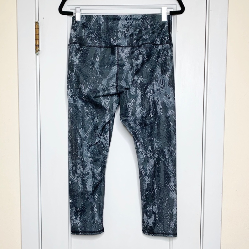 ALO YOGA Black Python Airbrush High Waisted Leggin - Picture 5 of 14